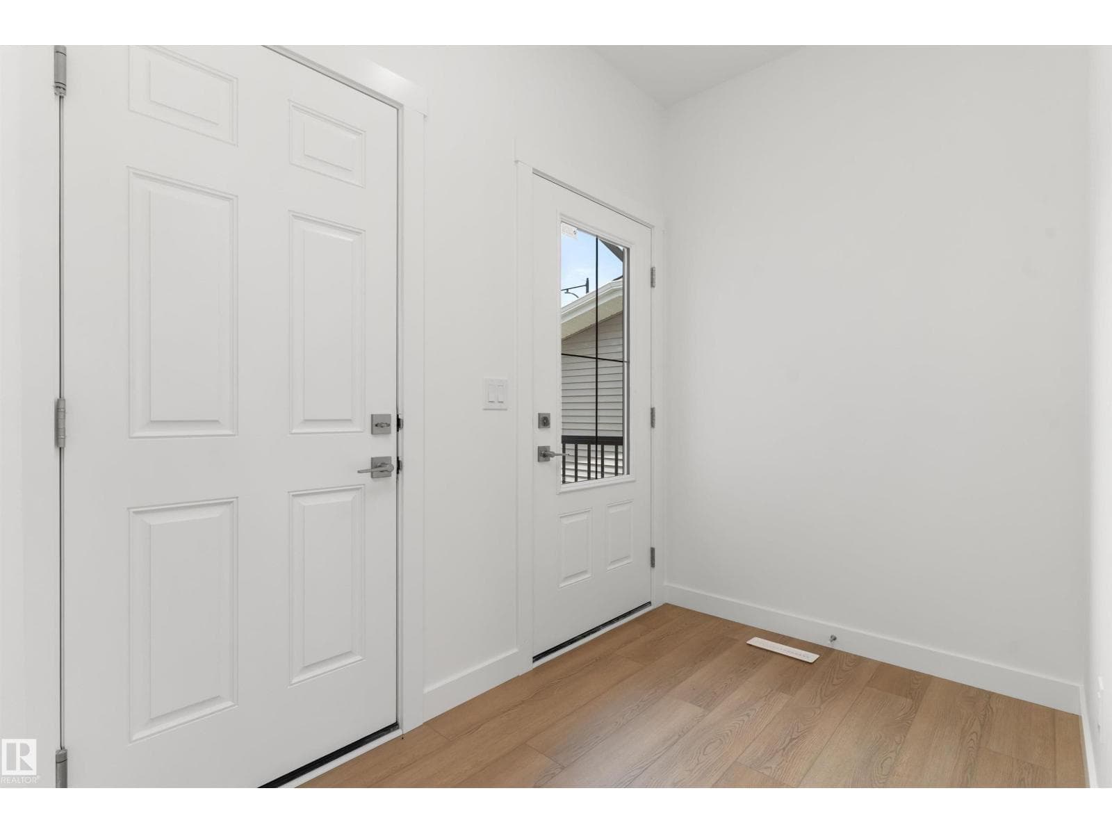 1054 CRISTALL CR SW — photo 3