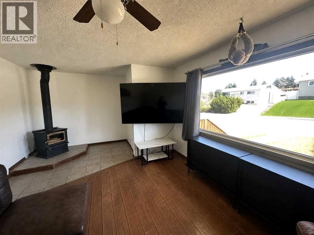 4410 43 Street — photo 5