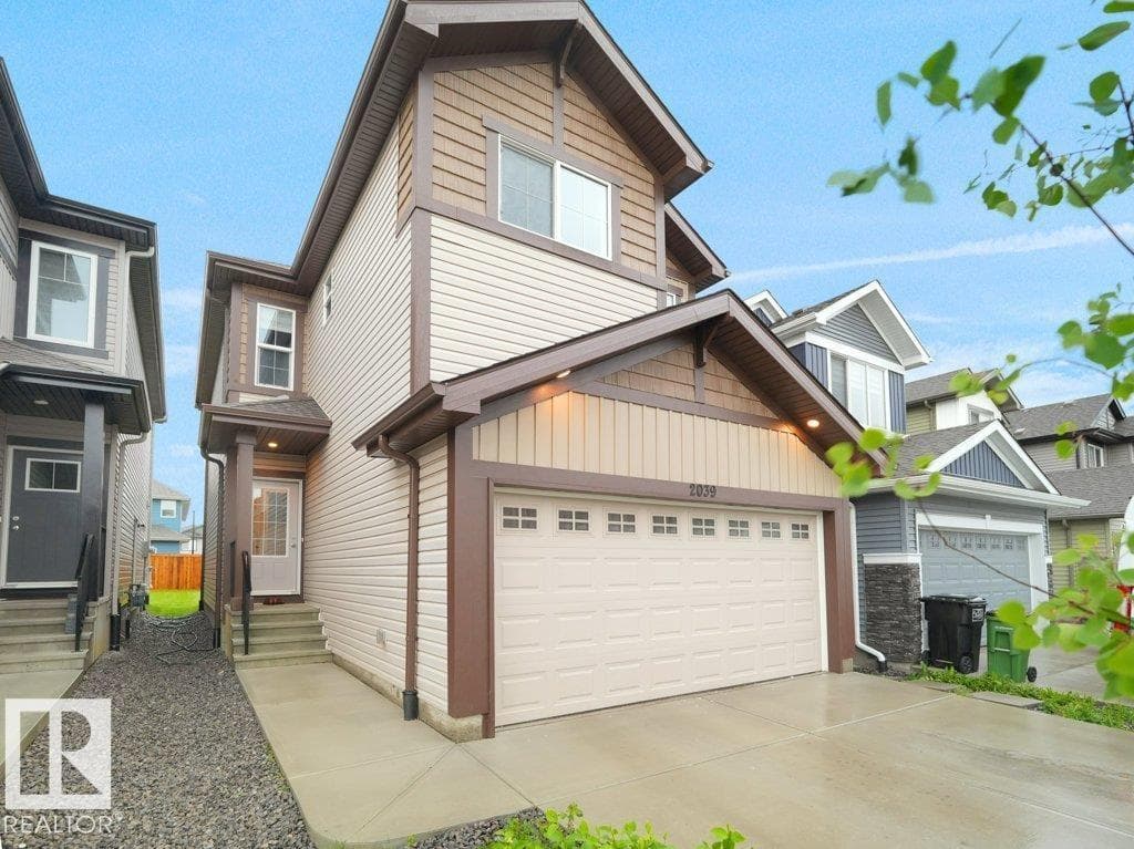 2039 13 AV NW — photo 2