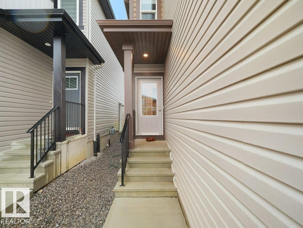 2039 13 AV NW — photo 3
