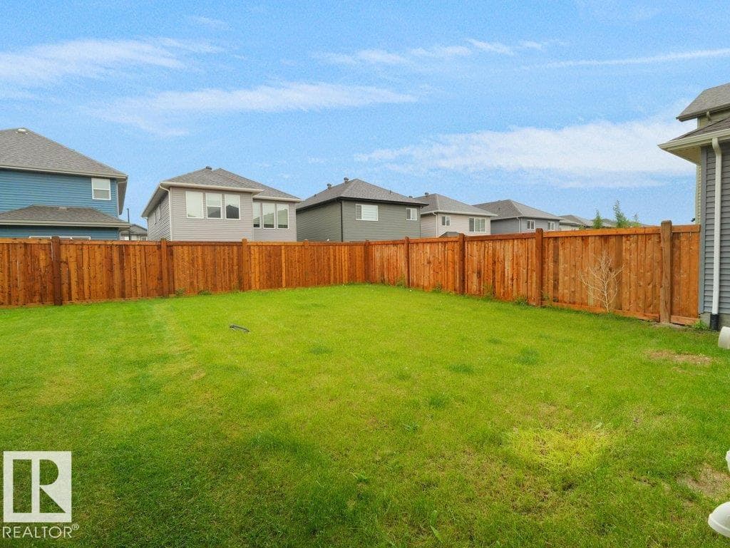 2039 13 AV NW — photo 4