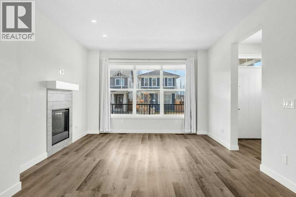 8 Bergamot Street — photo 5