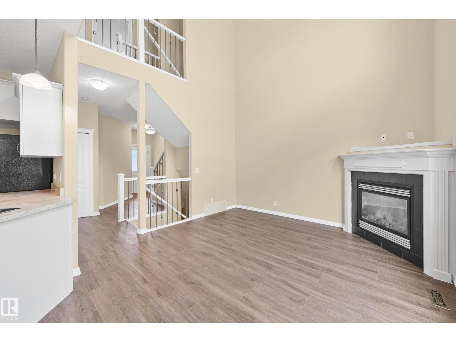 11544 11 AV SW — photo 5