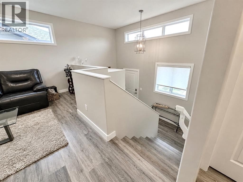 58 Village Crescent — photo 4