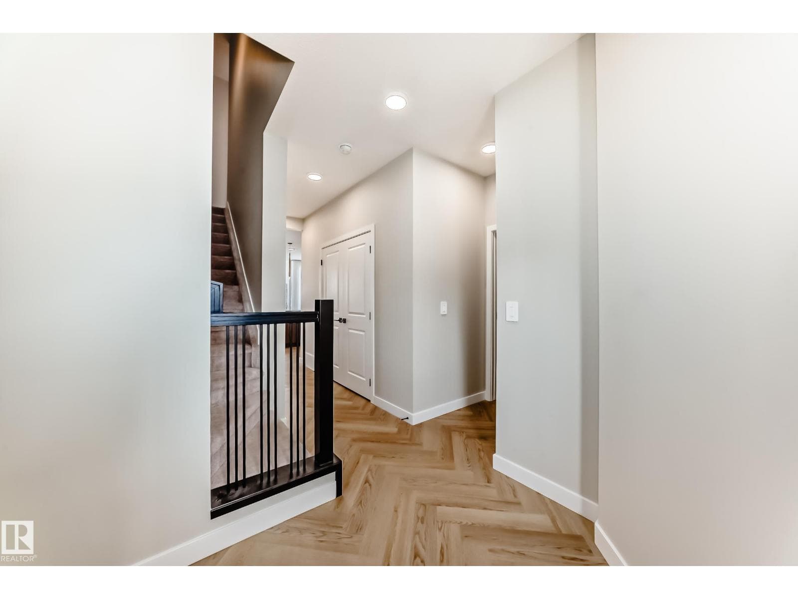 4231 206 ST NW — photo 5