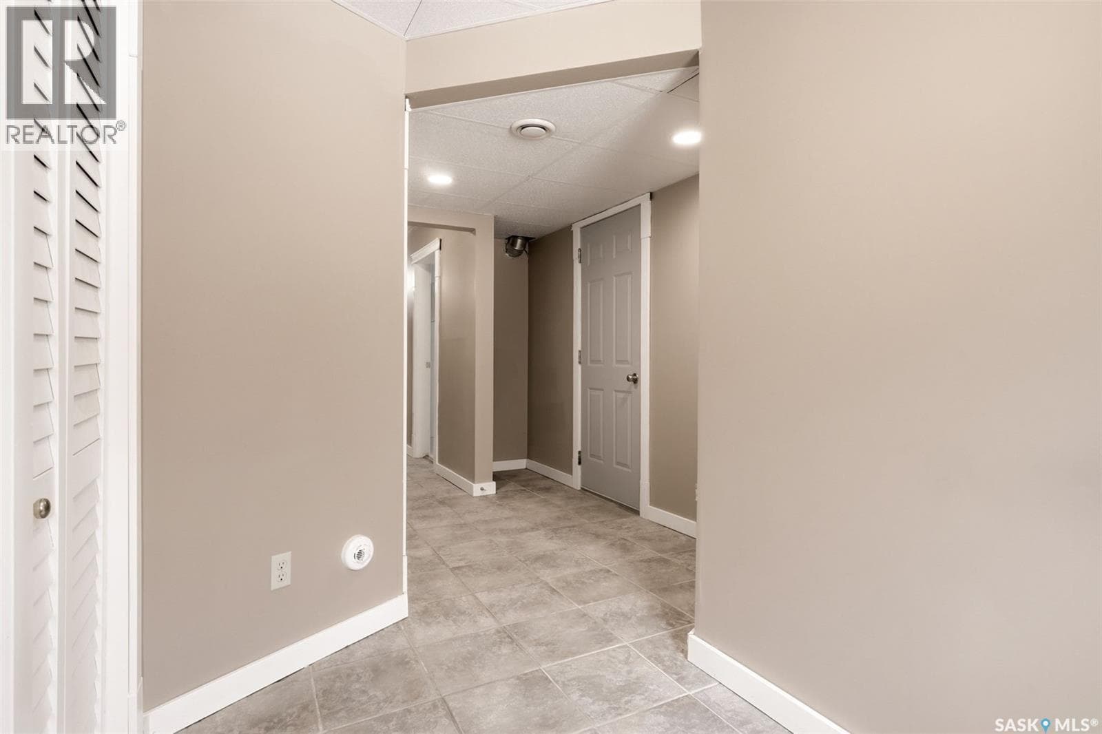 4120 Hillsdale STREET — photo 4