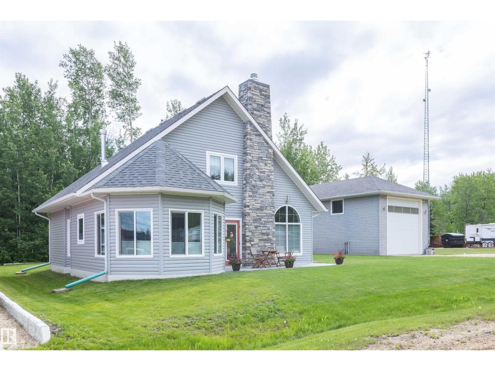 #86 160 Peace River AV — photo 2