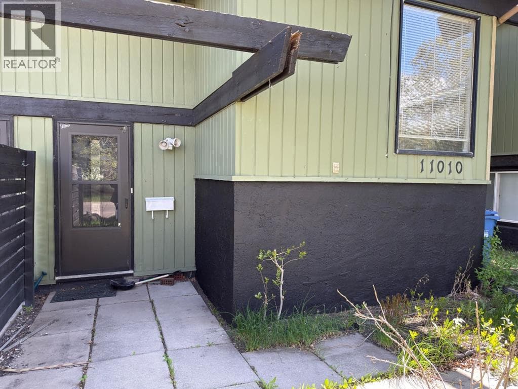 11010 5 Street SW — photo 3