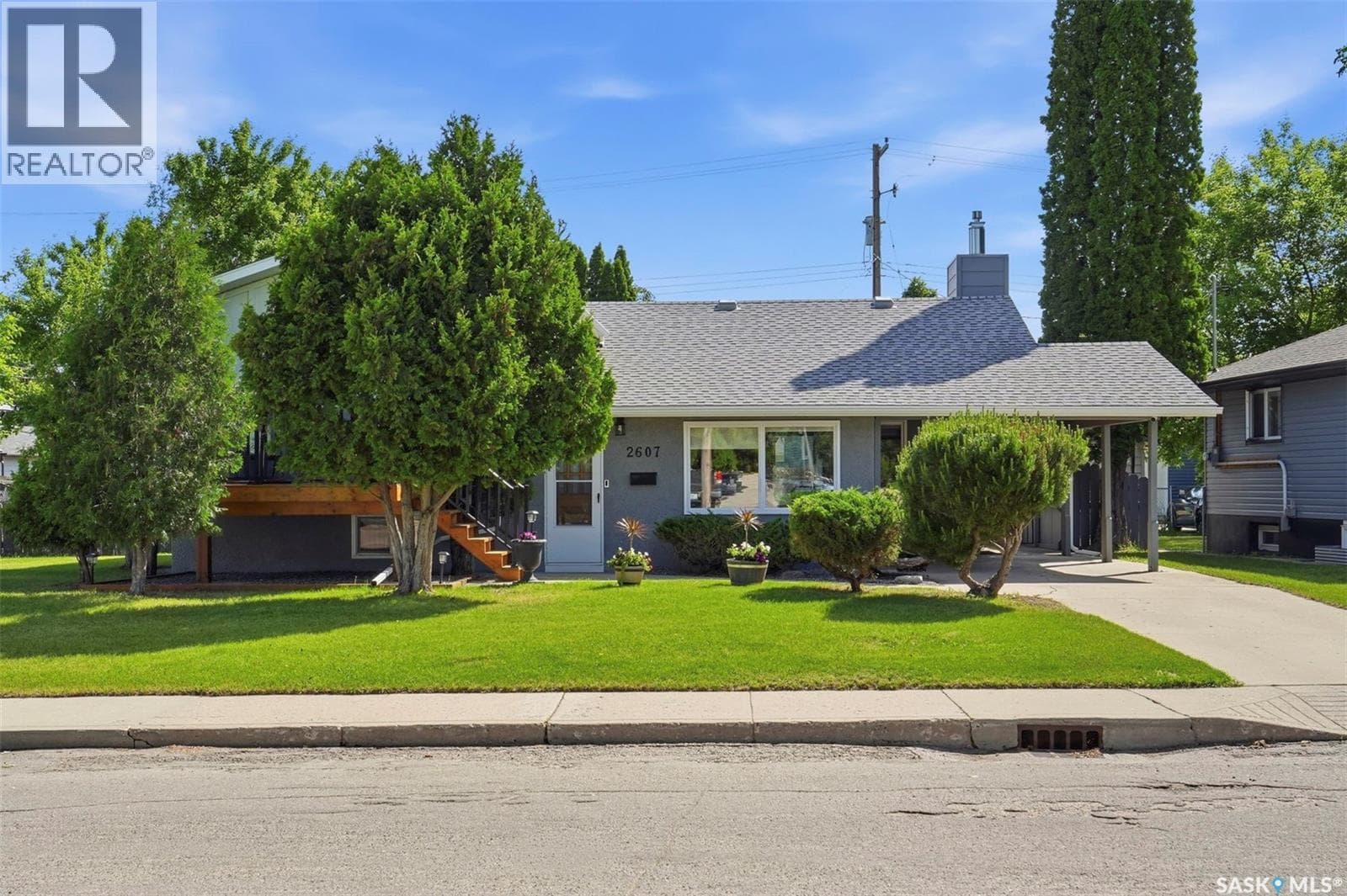 2607 Dufferin AVENUE