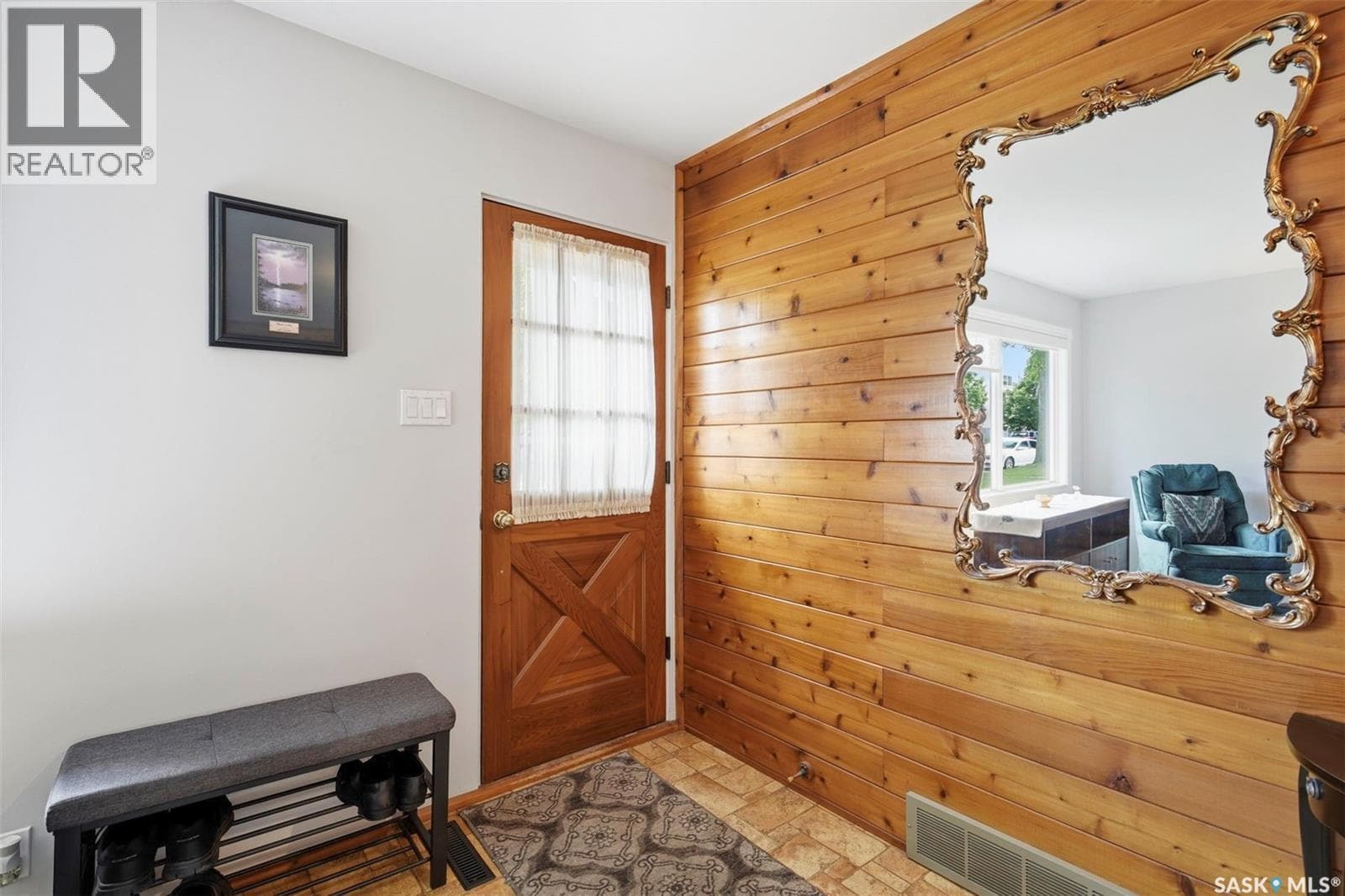 2607 Dufferin AVENUE — photo 2