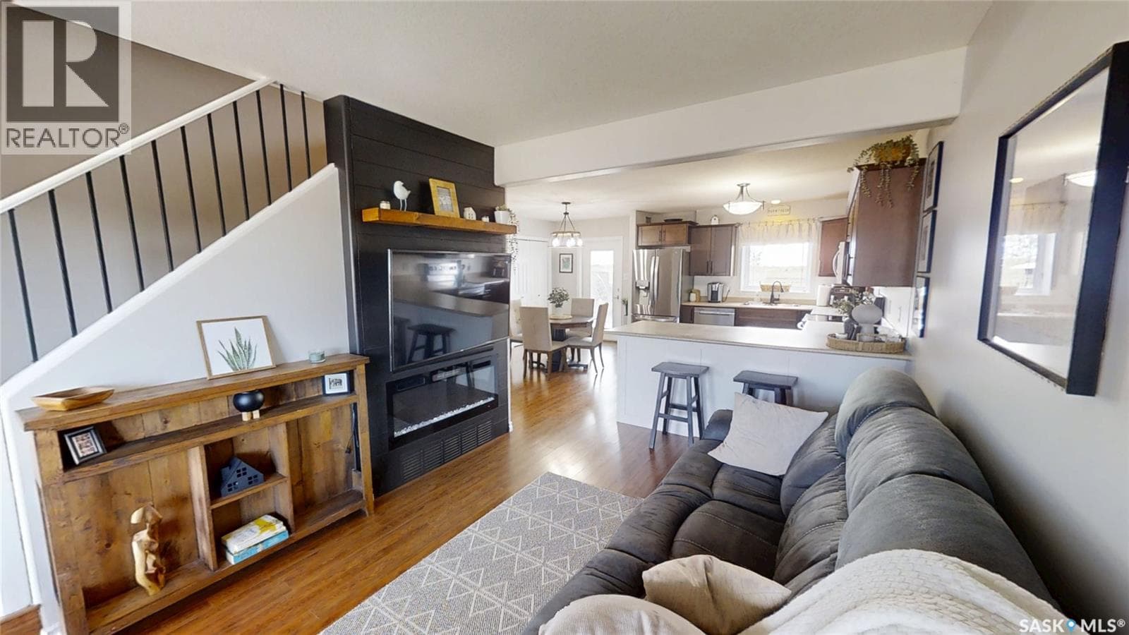 431 Brooklyn CRESCENT — photo 3