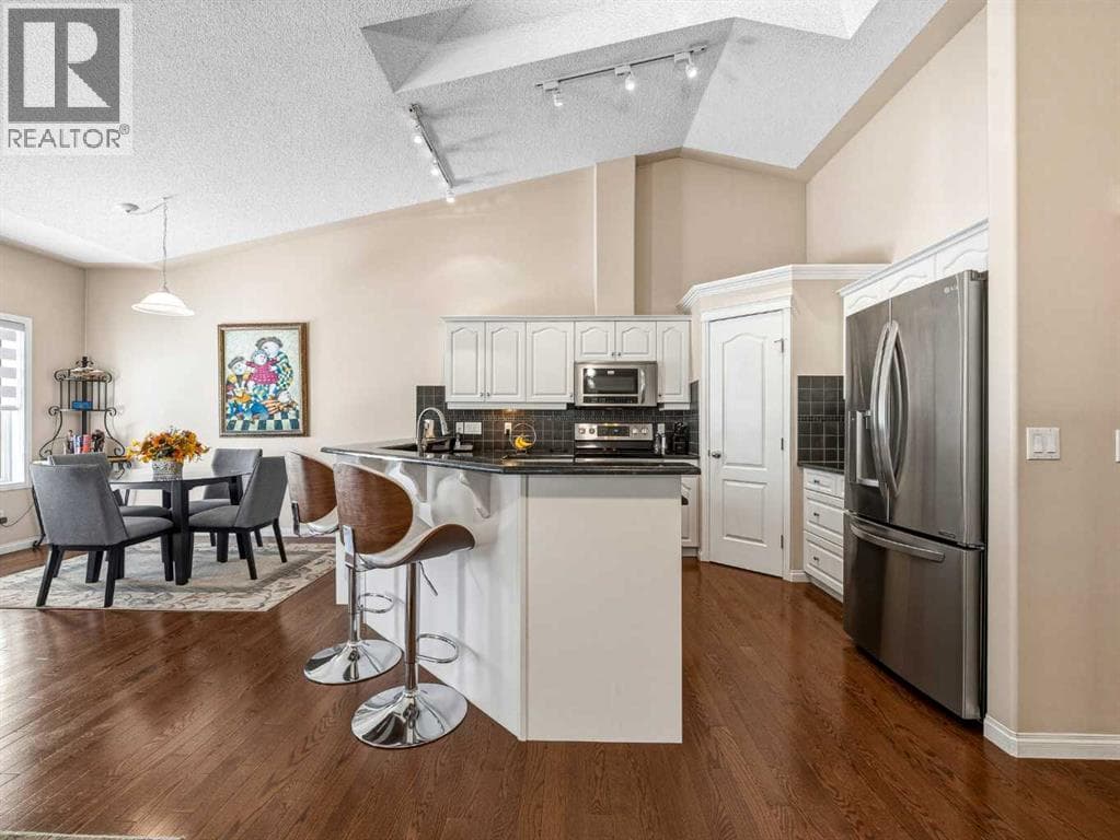 84 Sierra Morena Landing SW — photo 4