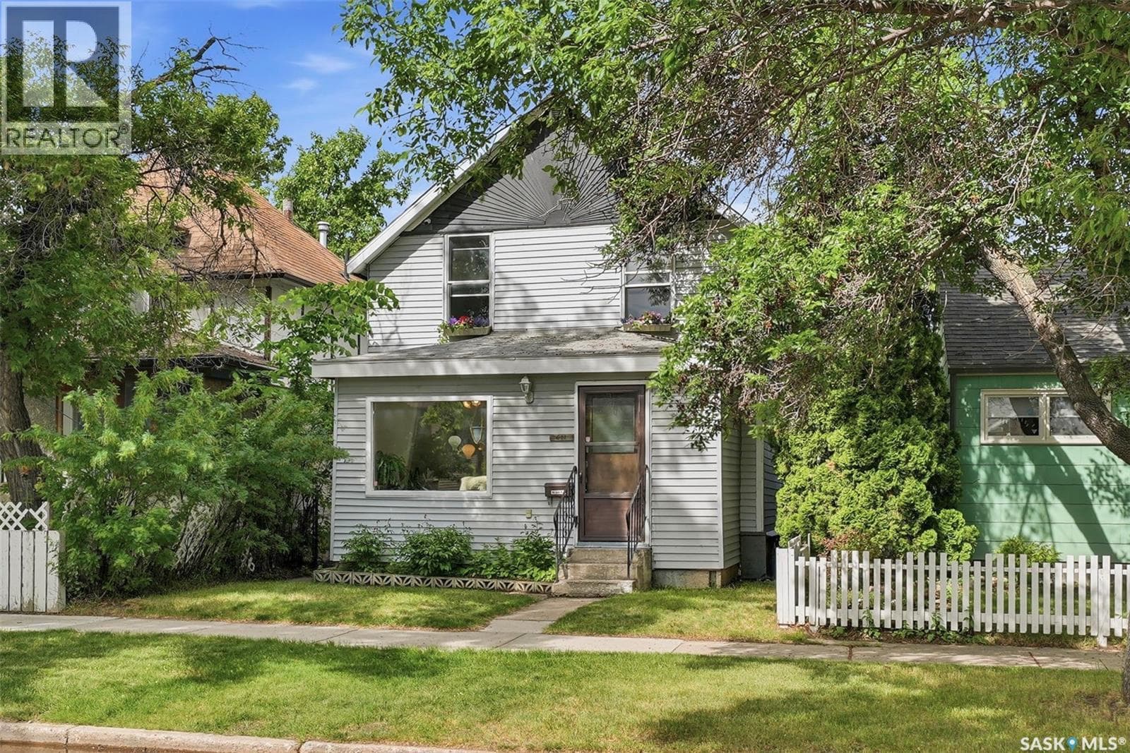 611 J AVENUE S — photo 2