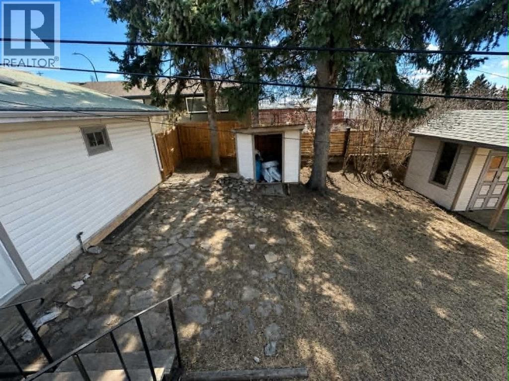 4410 43 Street — photo 3