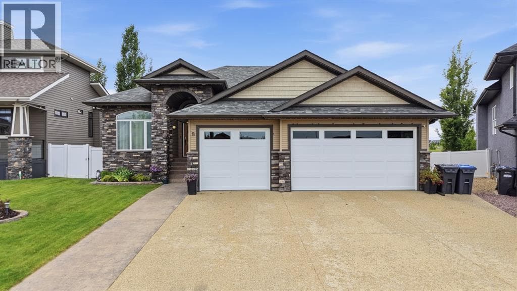 8 Laurel Close