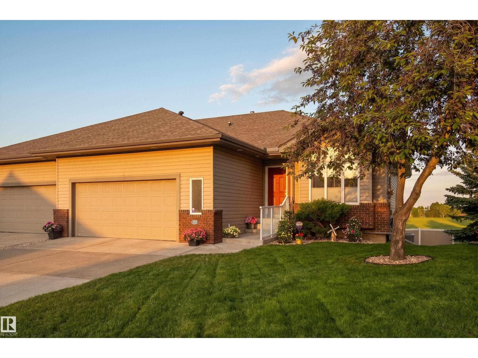 #32 18 Charlton WY