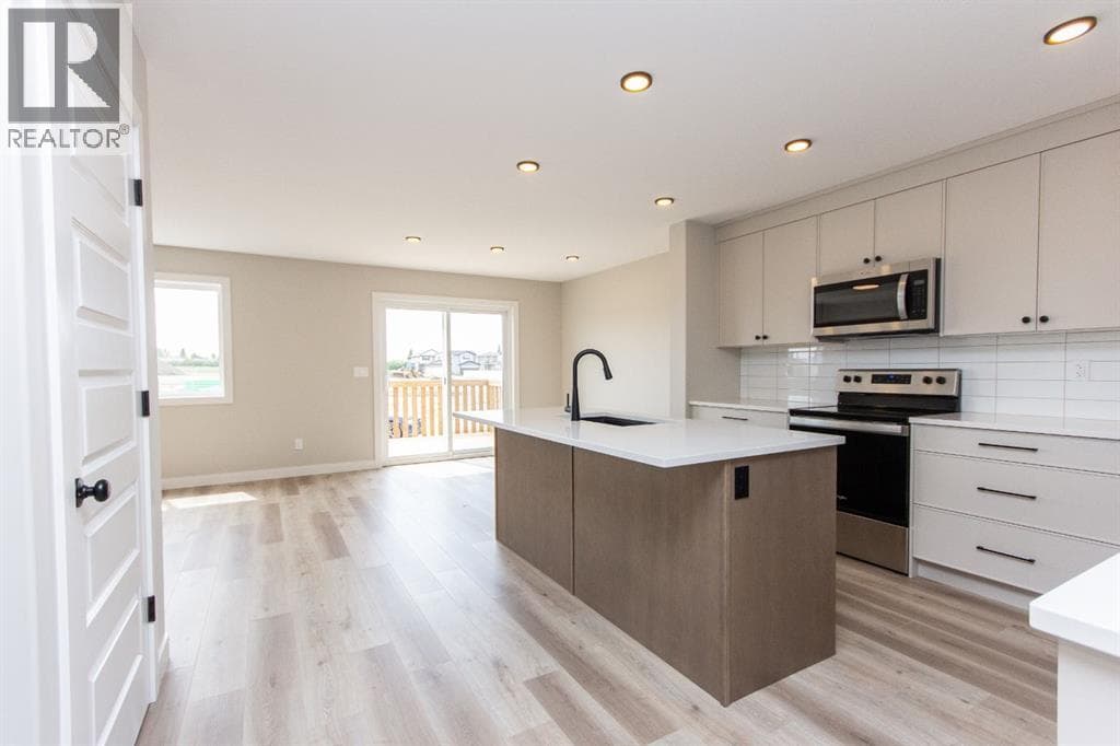 245 Turnbull Close — photo 4