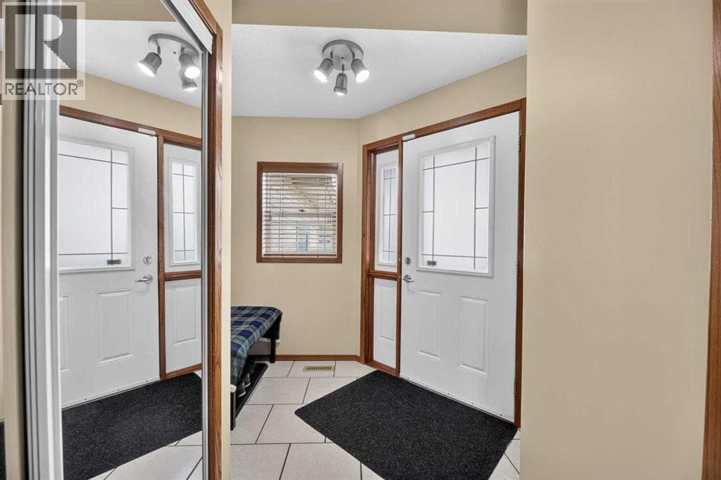 10 Vantage Crescent — photo 2