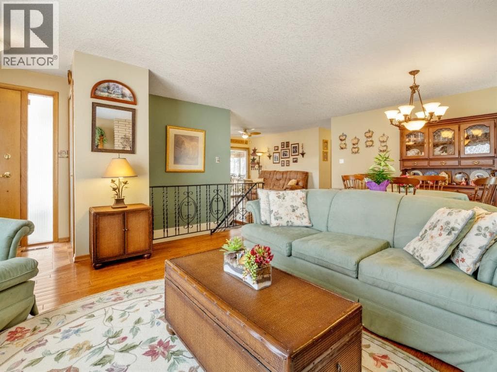 240 3 Avenue E — photo 4