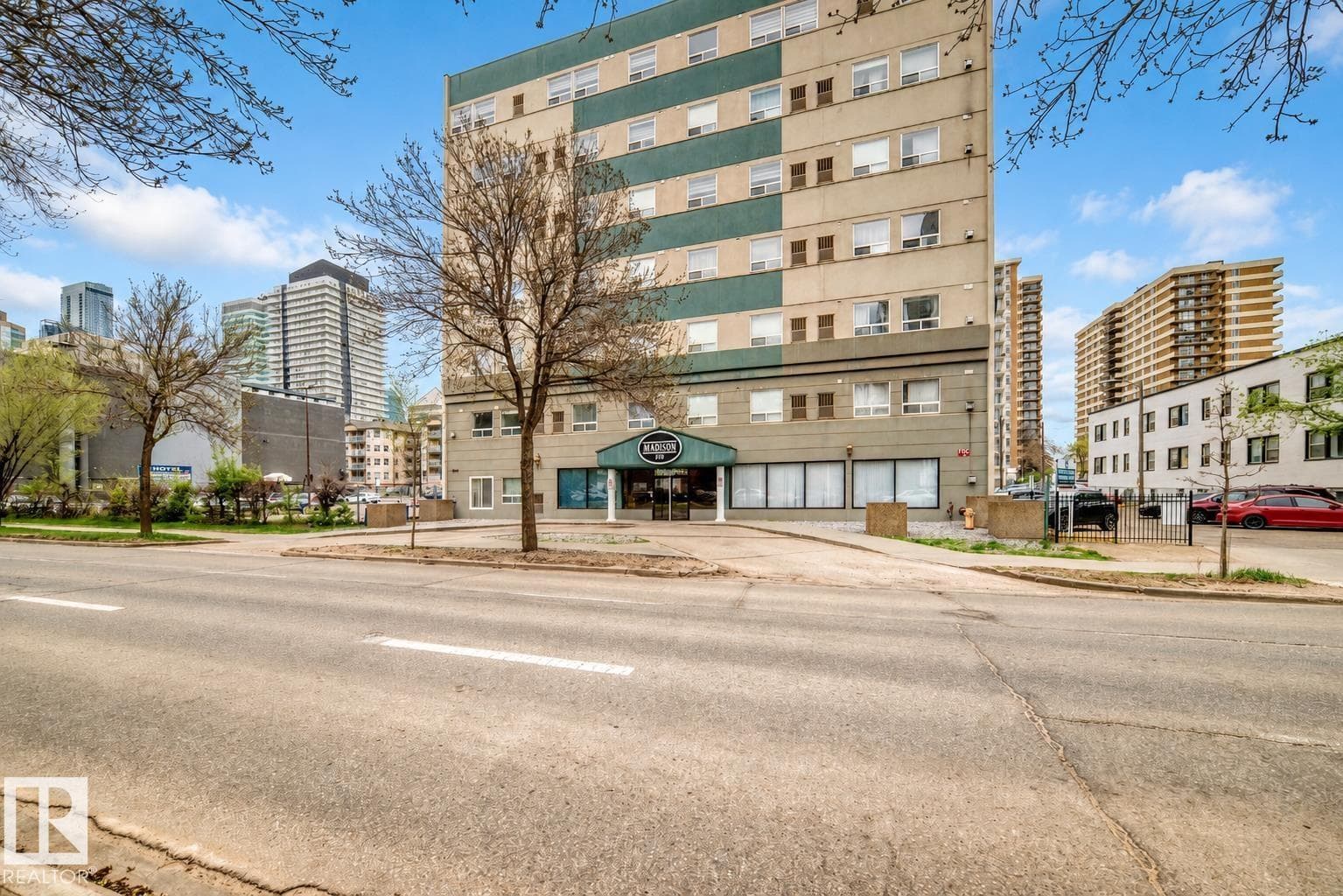 #601 9919 105 ST NW