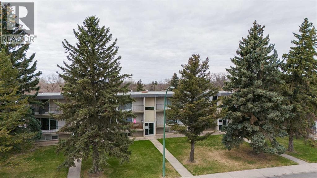3, 218 Mayor Magrath Drive N — photo 4