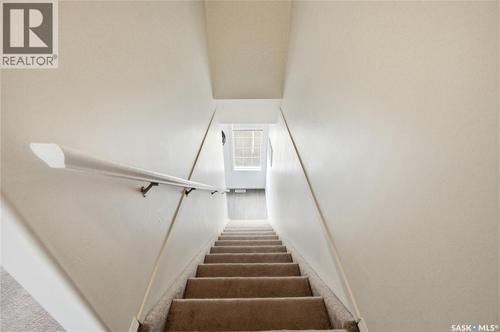 24 243 Herold TERRACE — photo 2