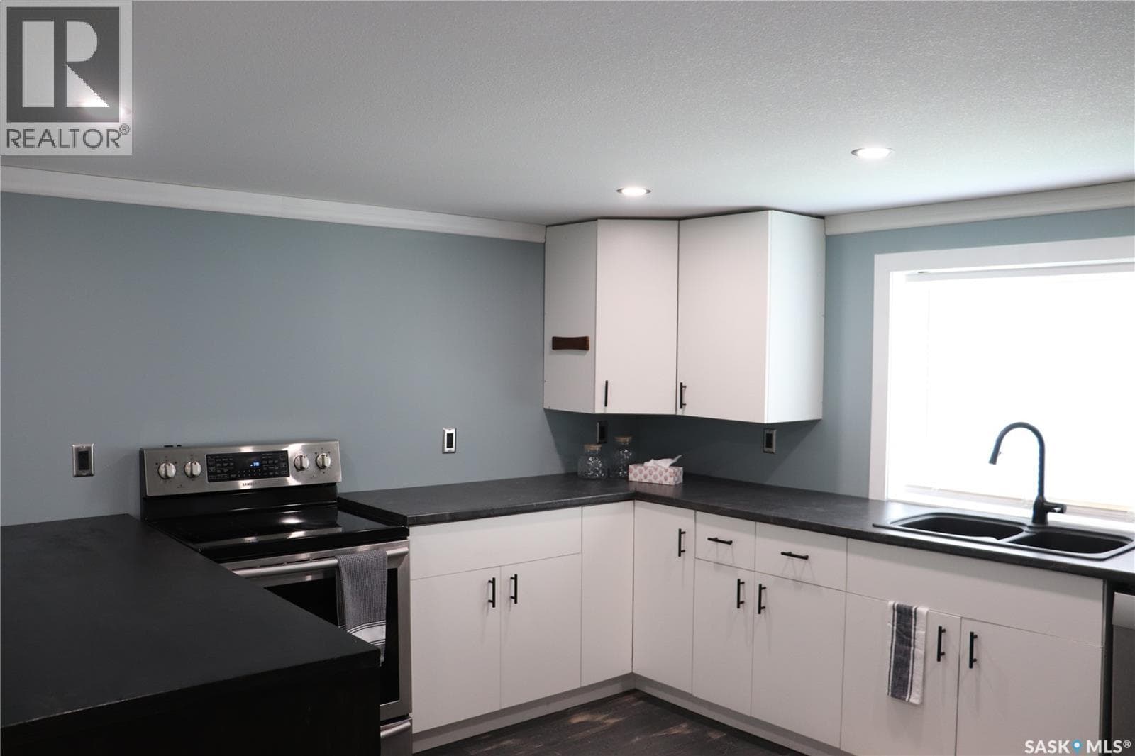 228 Cypress WAY — photo 4
