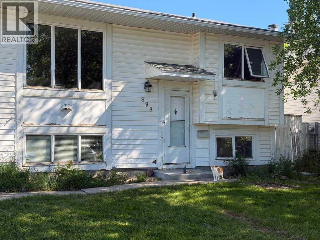 898 Red Crow Boulevard W — photo 3