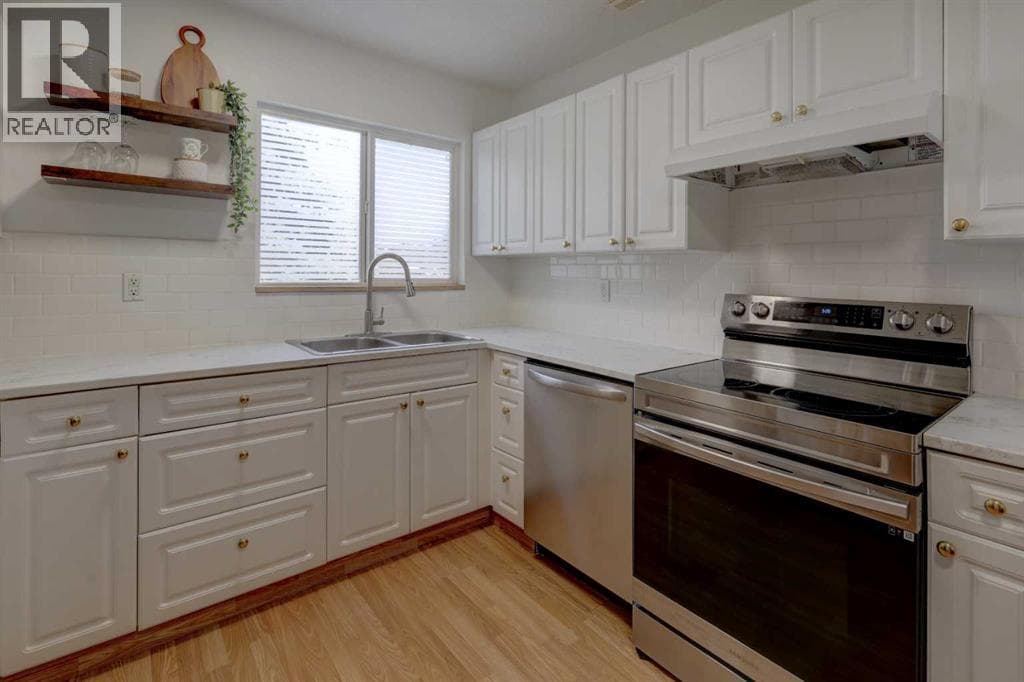 10, 707 Westmount Drive — photo 4