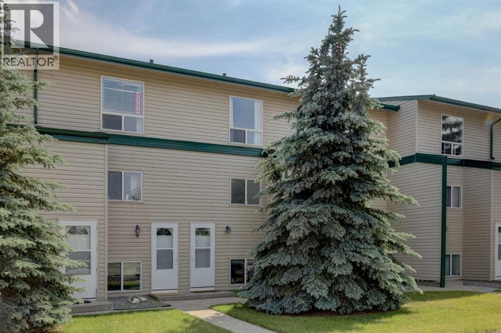 10, 707 Westmount Drive