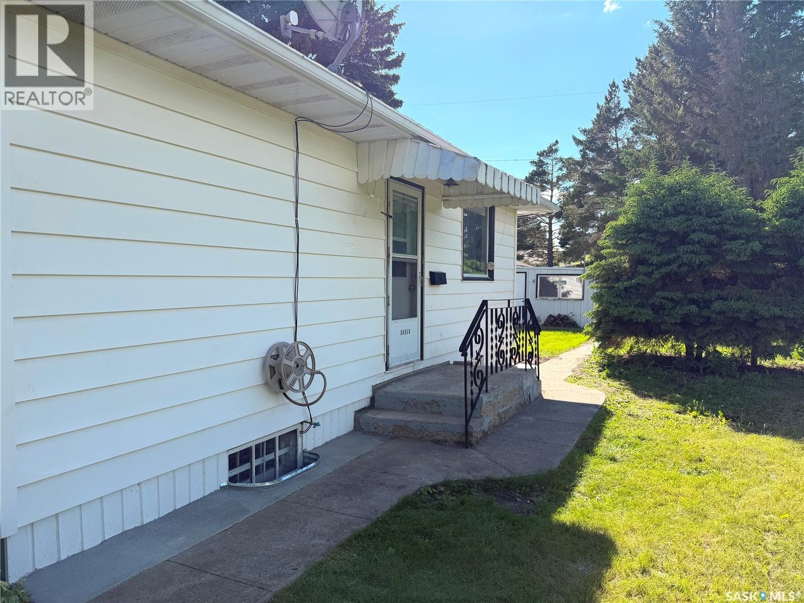 206 Watson STREET — photo 3