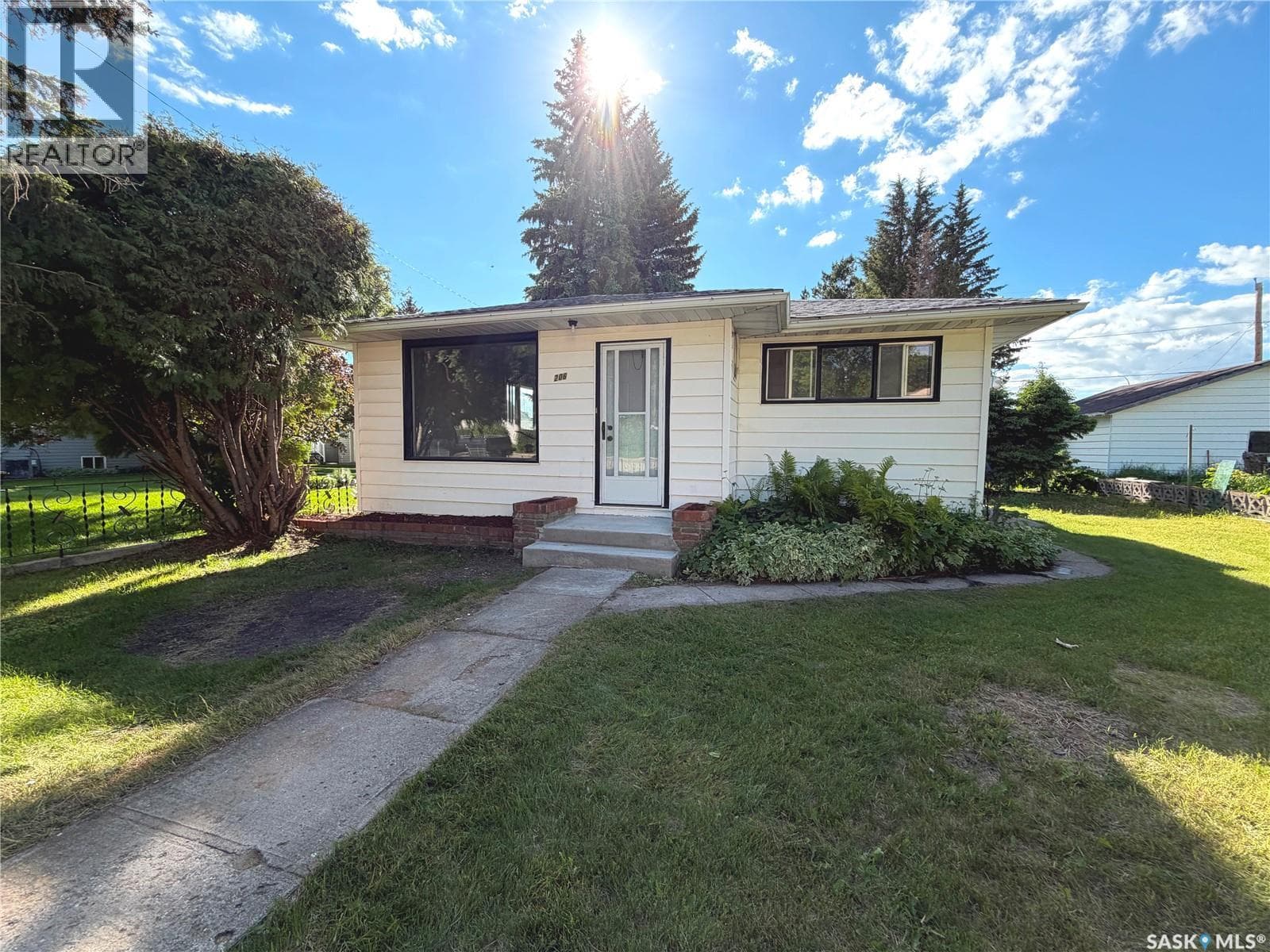 206 Watson STREET — photo 2
