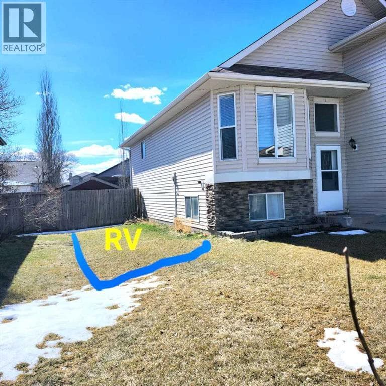 405 Highwood Village Place NW — photo 2