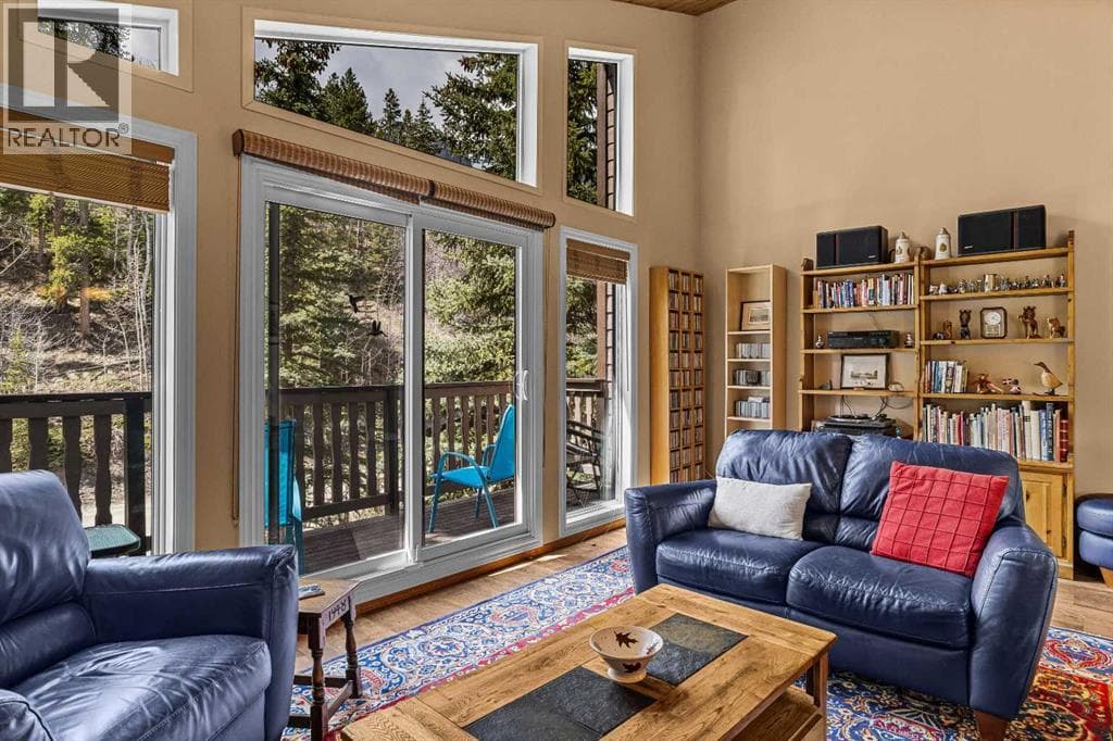 1054 Evergreen Circle — photo 4