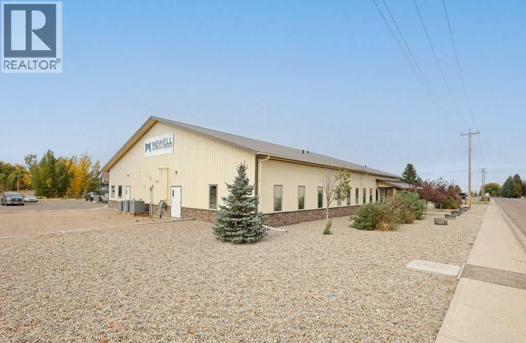 50 Upland Boulevard W — photo 3