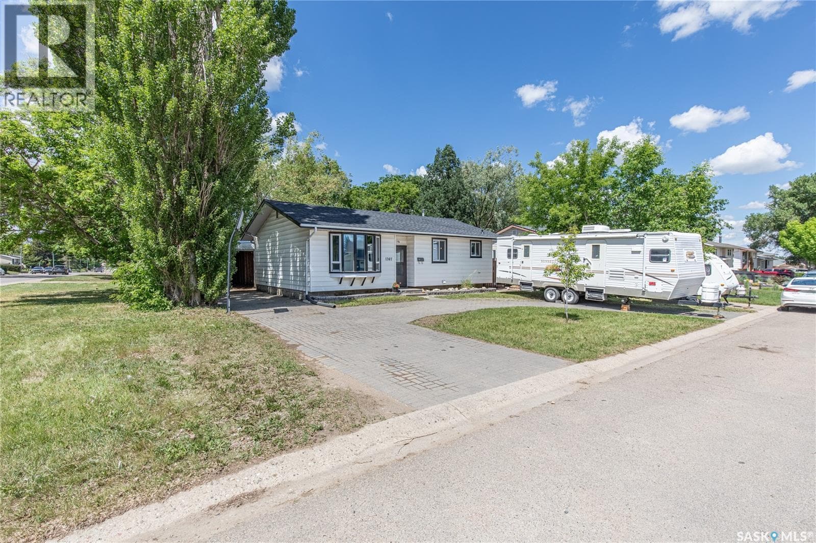 1387 Manitou CRESCENT — photo 2