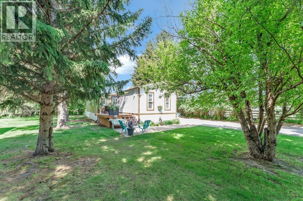 20 Josephine Avenue SW — photo 2