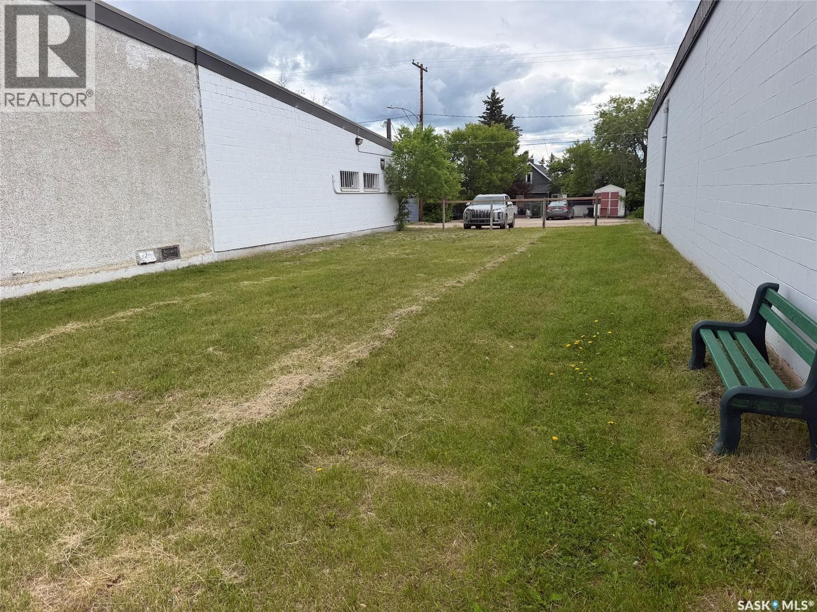 106 Churchill STREET — photo 2
