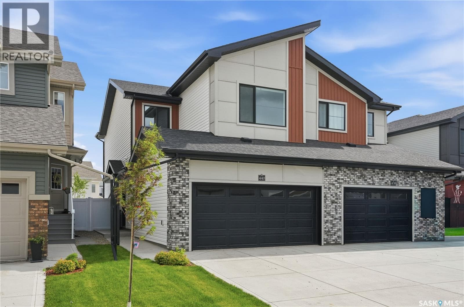 440 Myles Heidt MANOR — photo 2