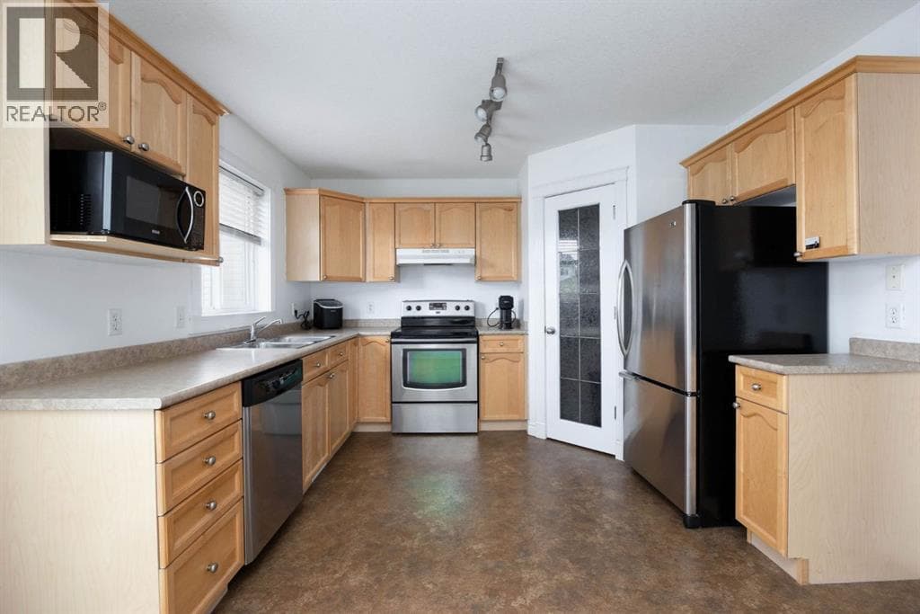 182 Mcdougall Crescent — photo 4