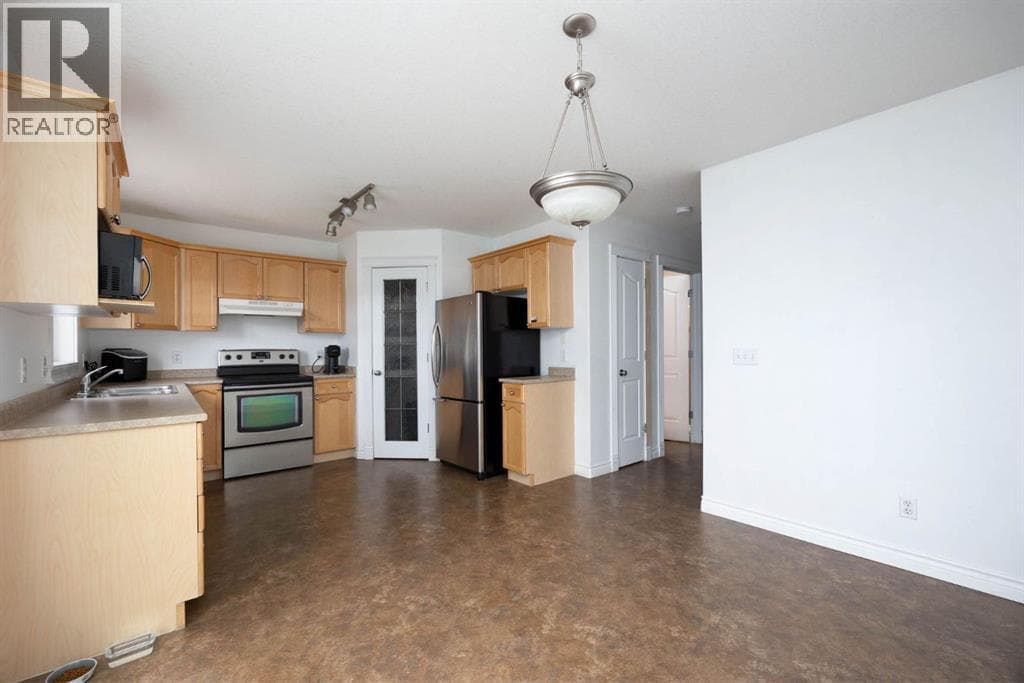 182 Mcdougall Crescent — photo 5