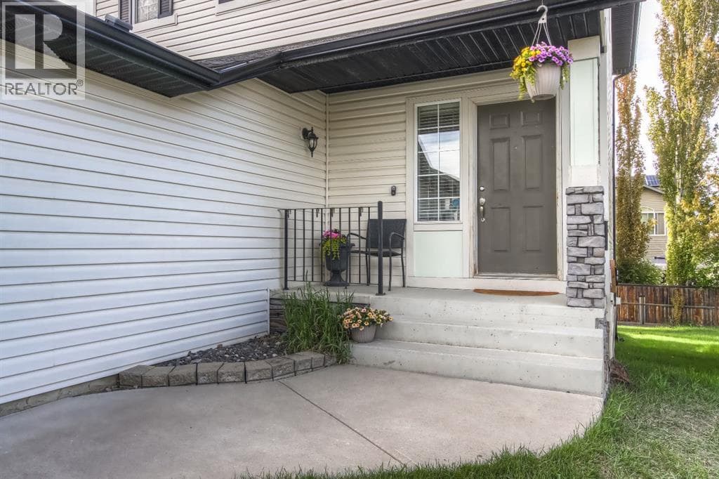77 Weston Court SW — photo 2