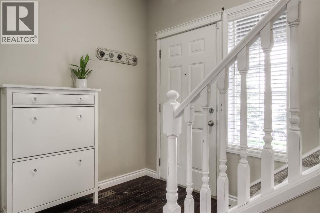 77 Weston Court SW — photo 3