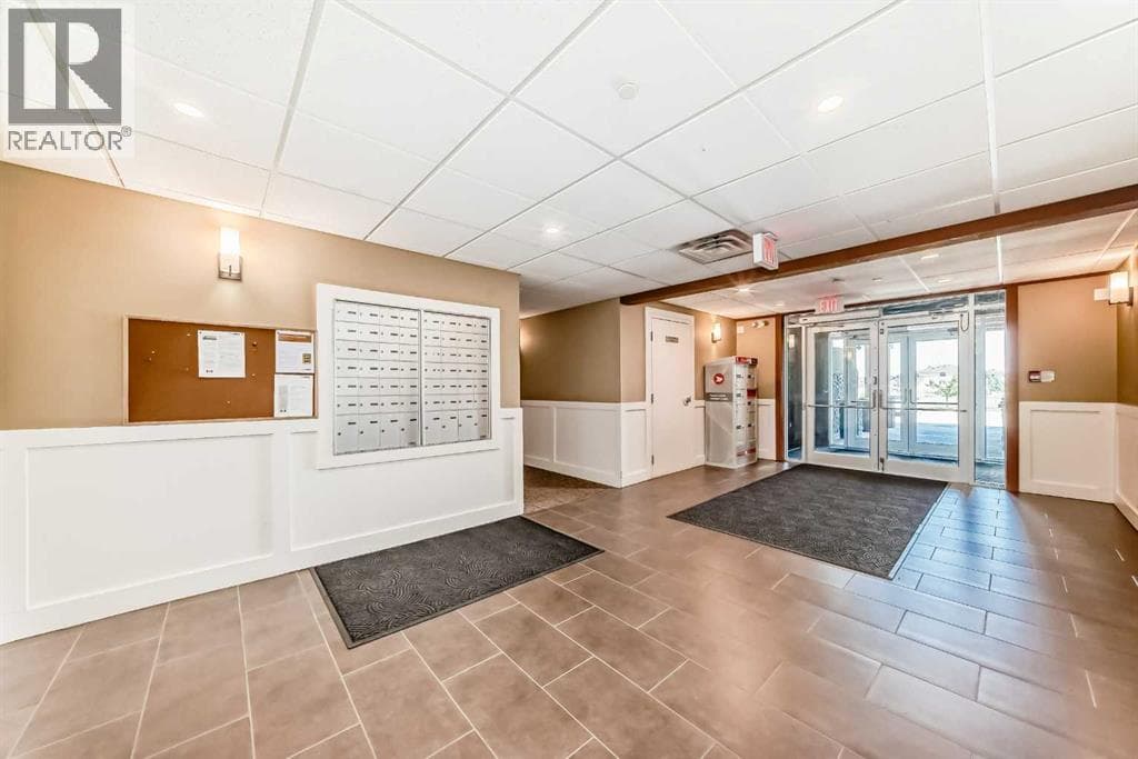 210, 1005A Westmount Drive — photo 5