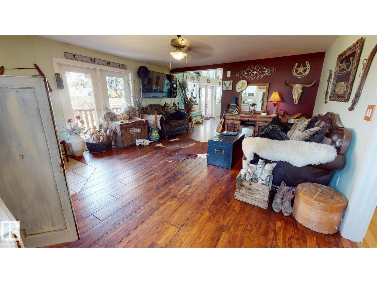 130 Lakeshore DR — photo 4