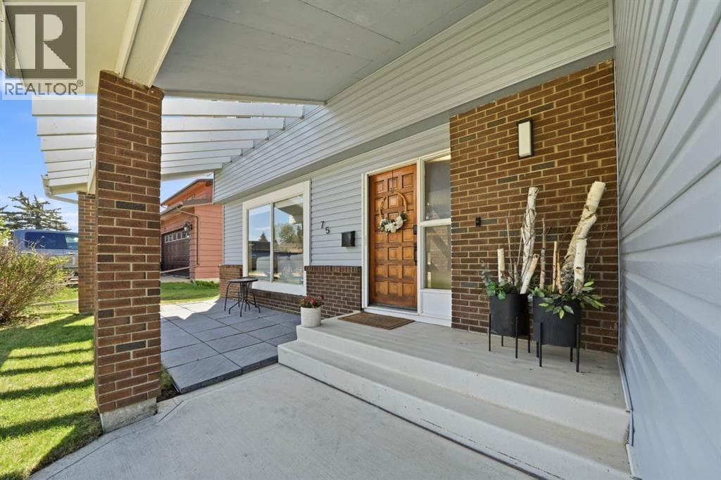75 Hill Crescent — photo 3