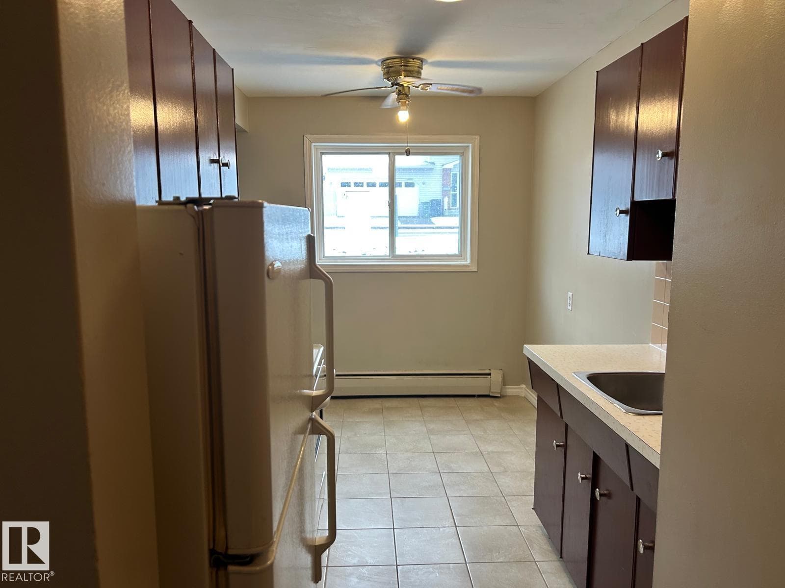 #4 10164 150 ST NW — photo 5