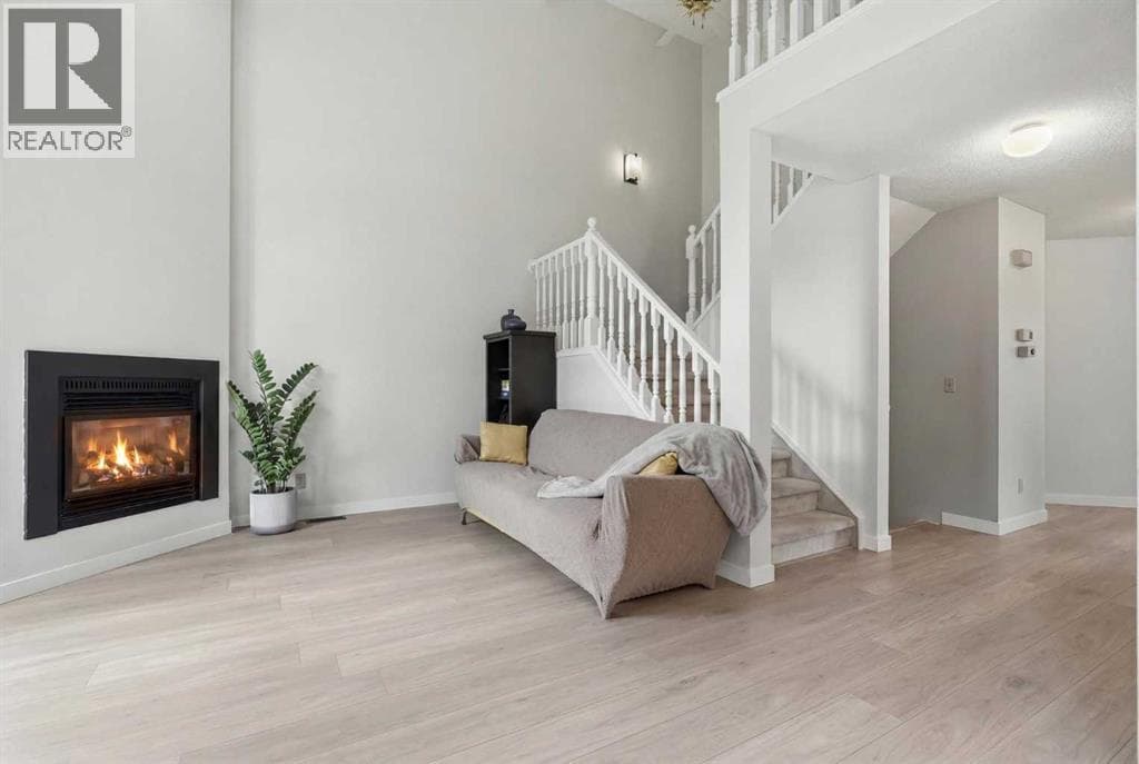 781 Sandringham Place NW — photo 3