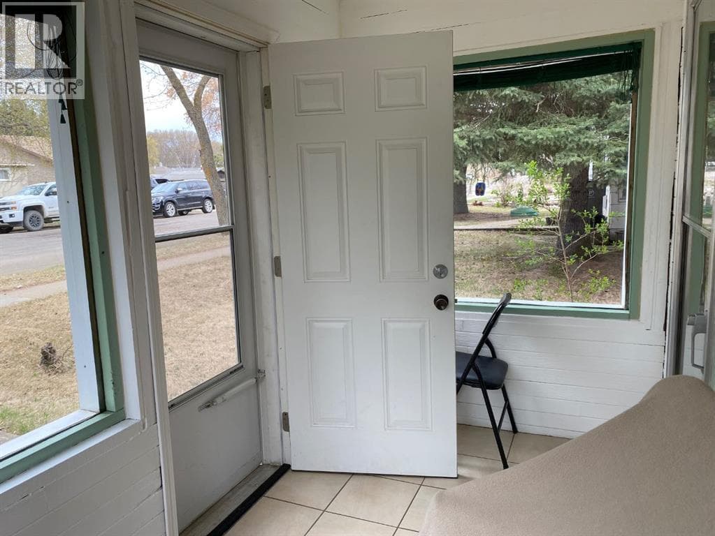 5316 47 Street — photo 3