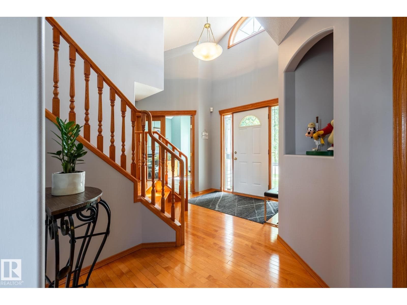 114 REICHERT DRIVE — photo 3